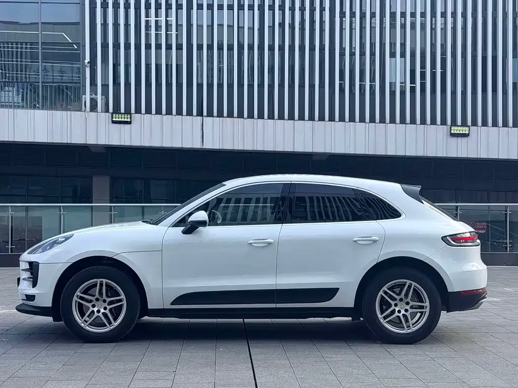 Porsche Macan — фото 6