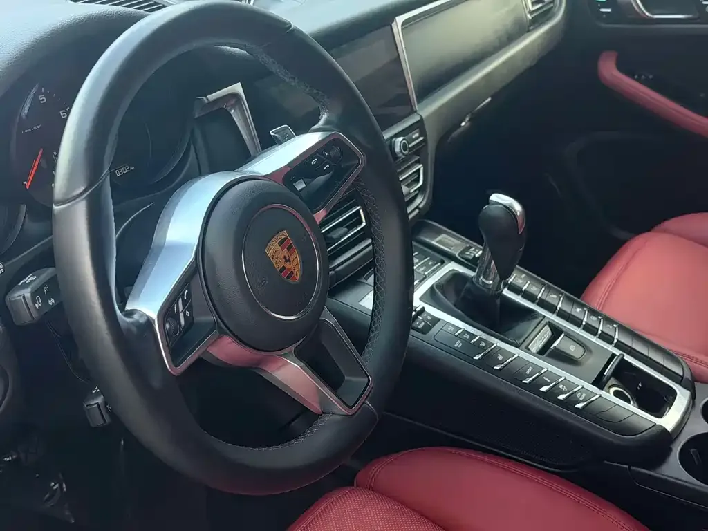 Porsche Macan — фото 9