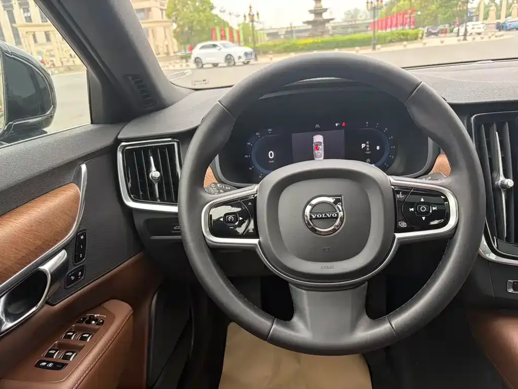 Volvo S90 — фото 10