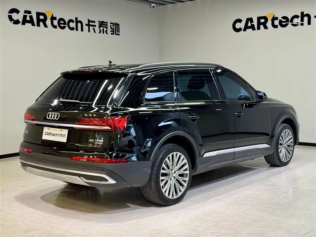 Audi Q7 — фото 4