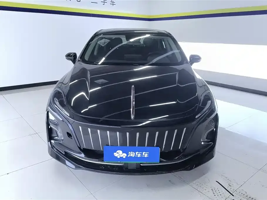 Hongqi E-QM5 — фото 2