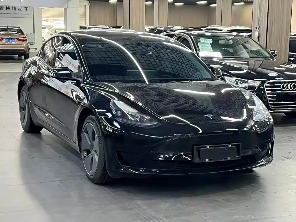 Tesla Model 3 — фото 3