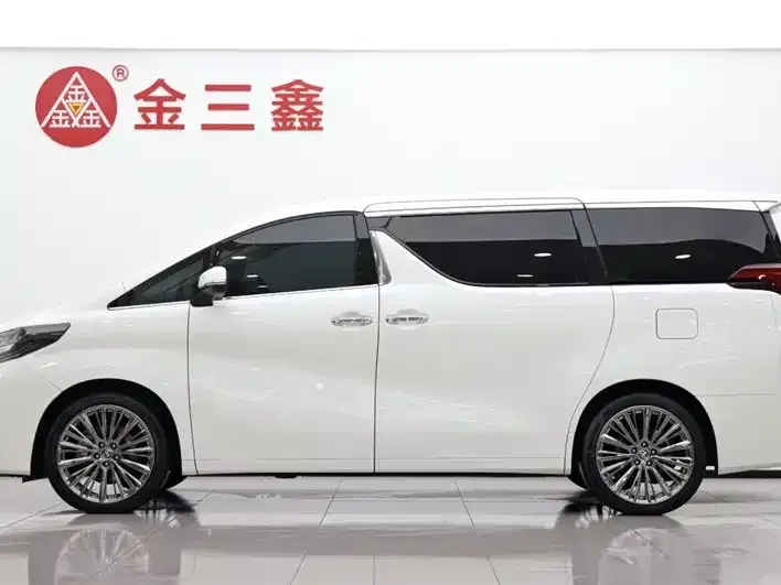 Toyota Alphard — фото 5