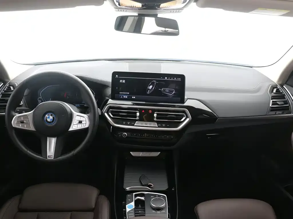 BMW iX3 — фото 2