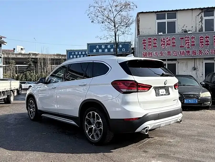 BMW X1 — фото 5