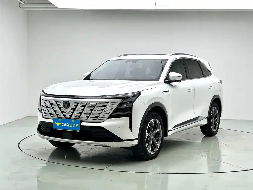 Changan CS75PLUS — фото 1