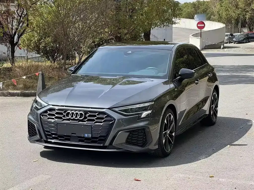 Audi A3 — фото 1