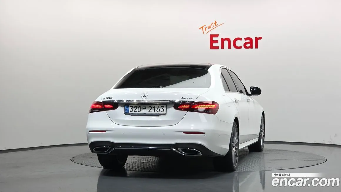 Mercedes-Benz E-Class — фото 10