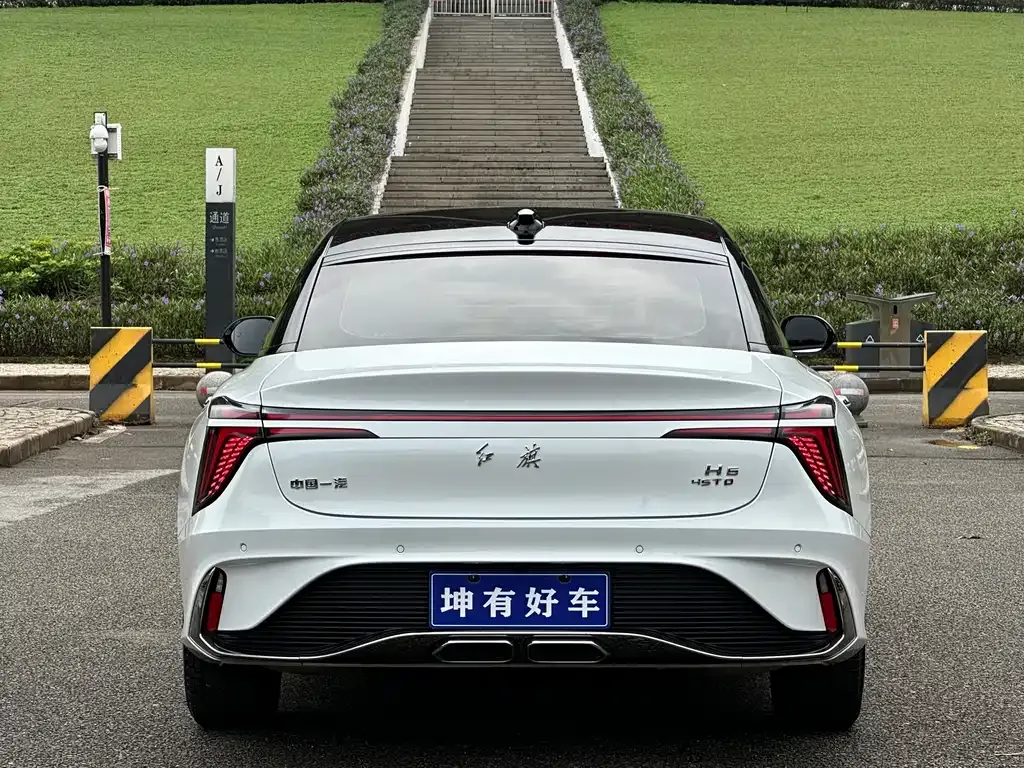 Hongqi H6 — фото 9