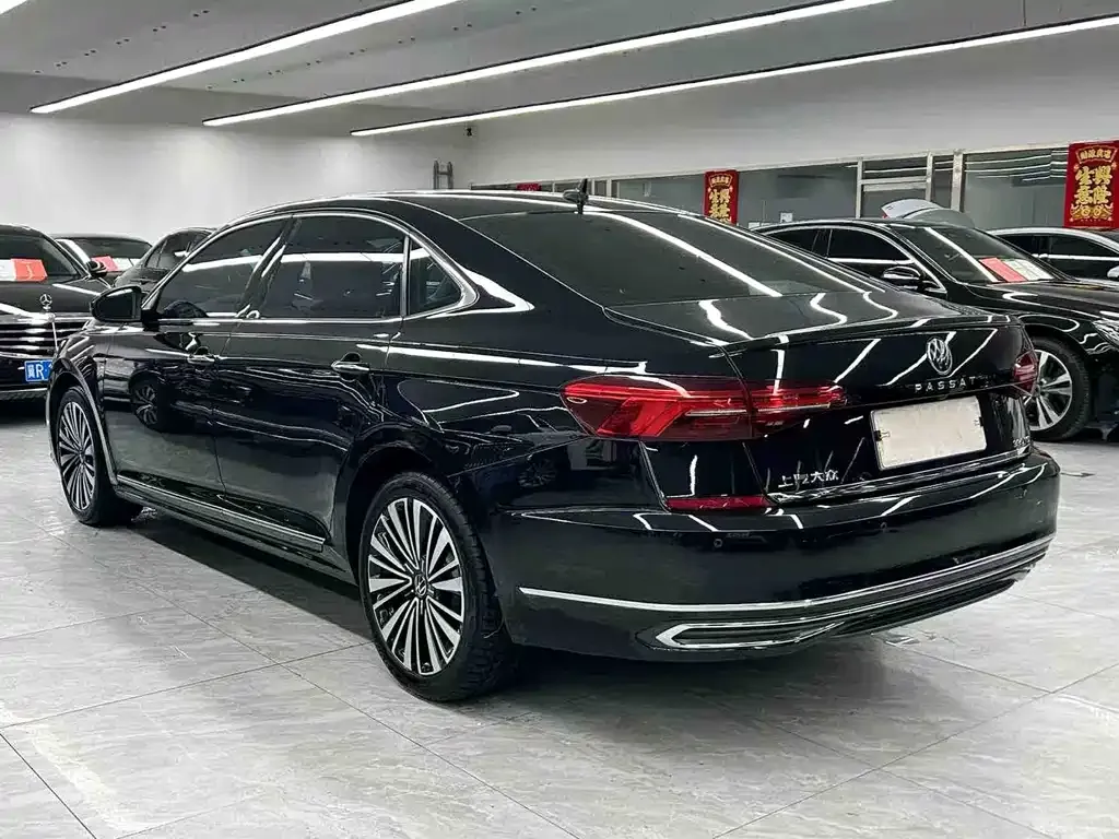 Volkswagen Passat — фото 10
