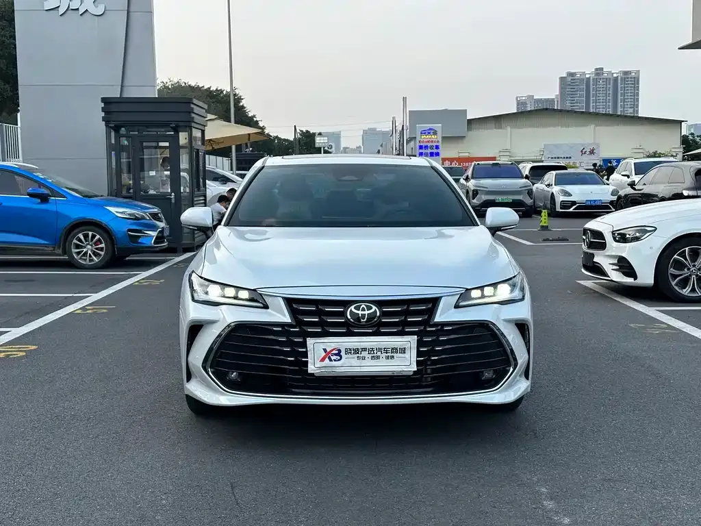 Toyota Avalon — фото 10