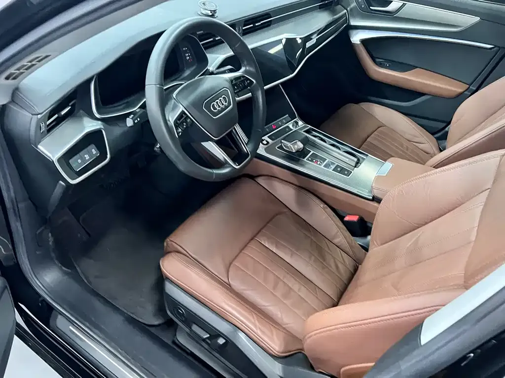 Audi A6L — фото 10