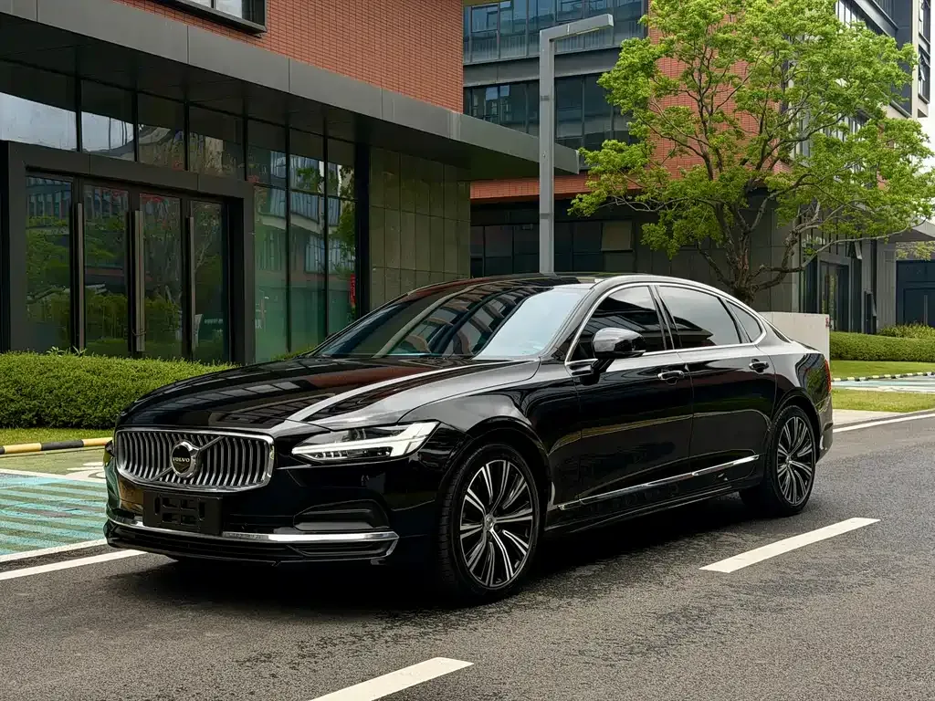 Volvo S90 — фото 1
