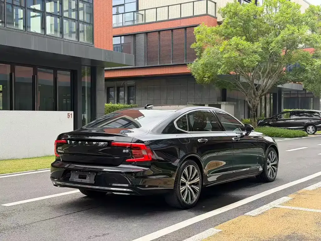 Volvo S90 — фото 9