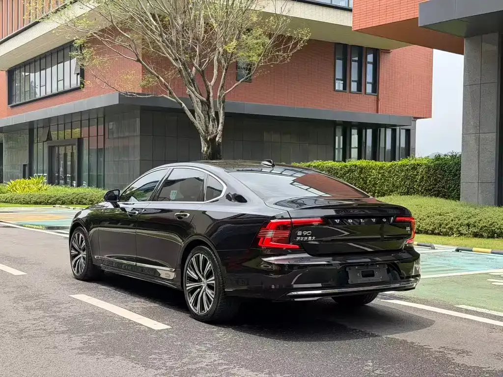 Volvo S90 — фото 7