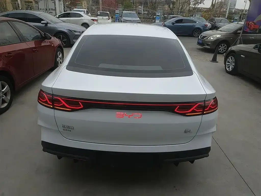 BYD Qin L — фото 8
