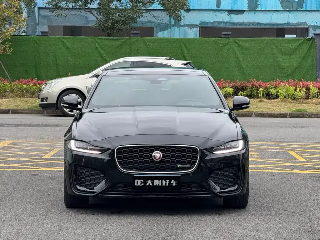 Jaguar XEL — фото 10