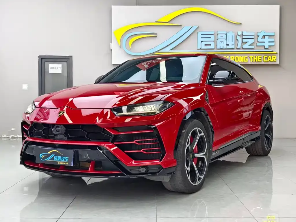Lamborghini Urus — фото 1