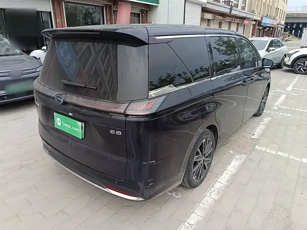 GAC Motor E8 Hybrid — фото 3
