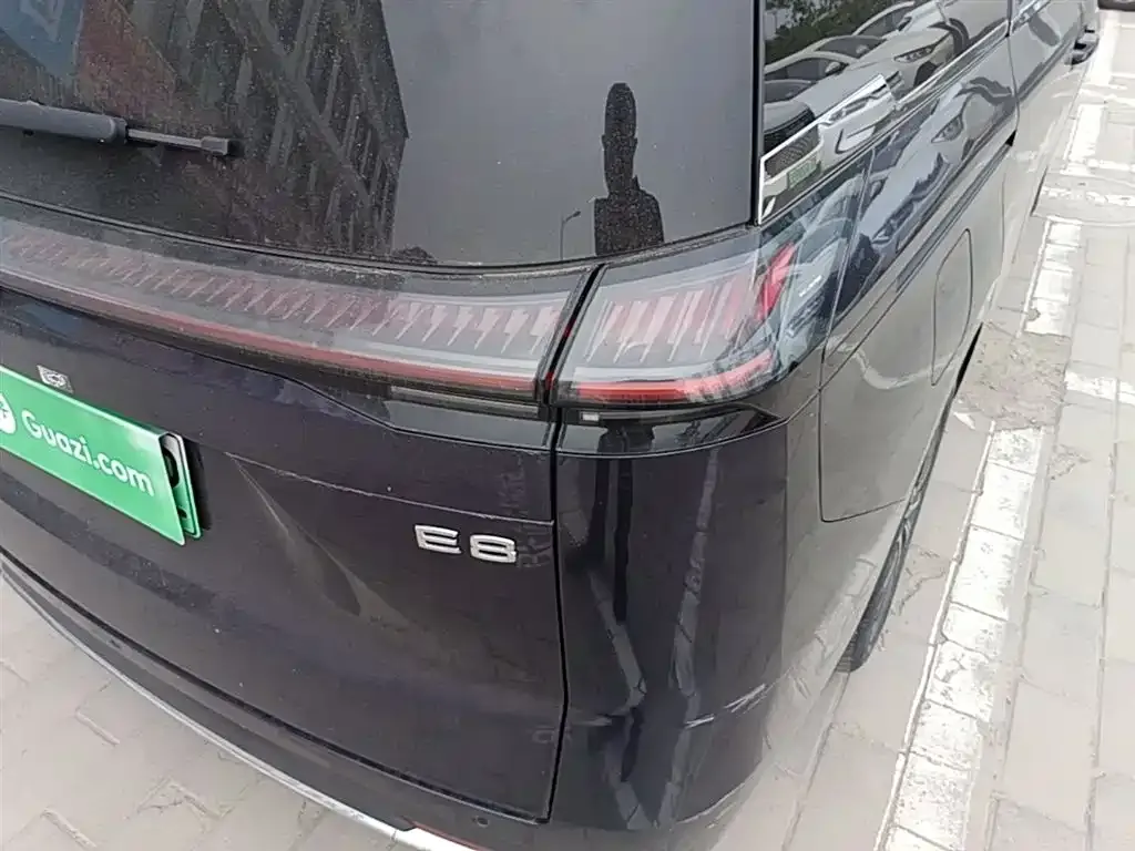 GAC Motor E8 Hybrid — фото 6