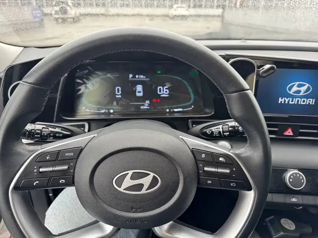 Hyundai Elantra — фото 6