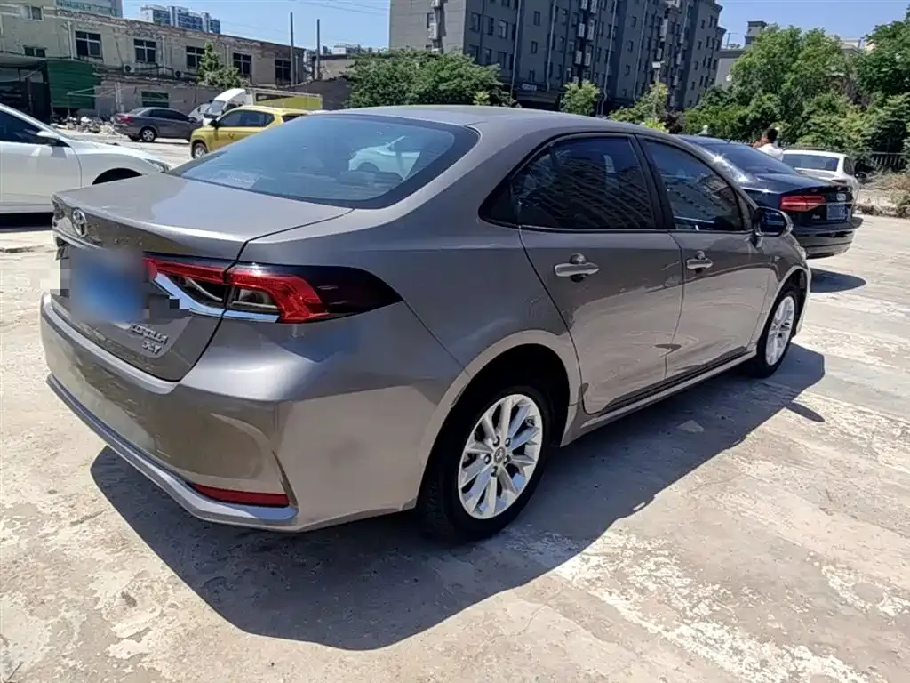 Toyota Corolla — фото 8