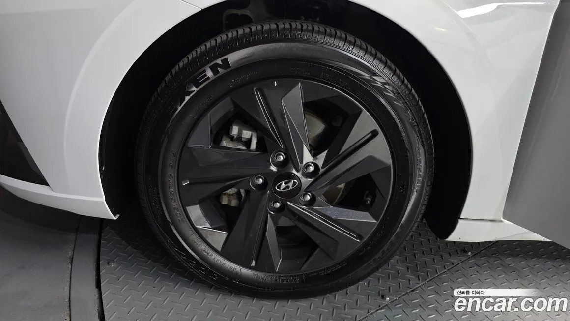 Hyundai AVANTE — фото 9