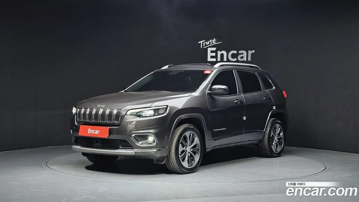 Jeep Cherokee — фото 1