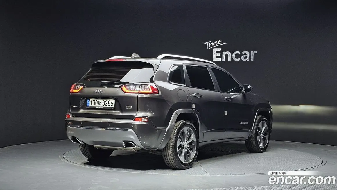 Jeep Cherokee — фото 7