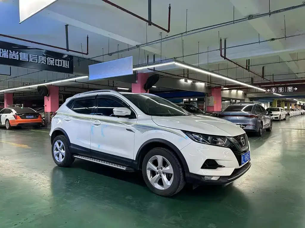 Nissan Qashqai — фото 9