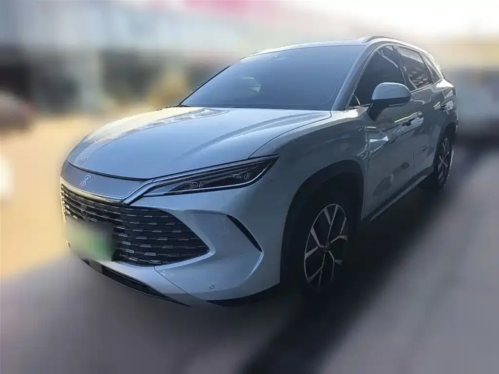 BYD L DM-i — фото 1
