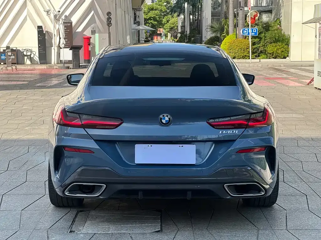 BMW 8 Series — фото 7