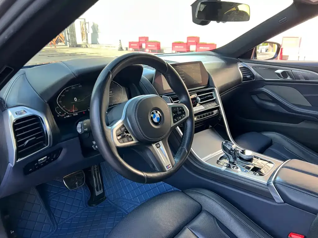 BMW 8 Series — фото 2