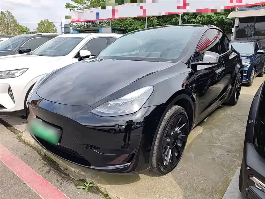 Tesla Model Y — фото 7