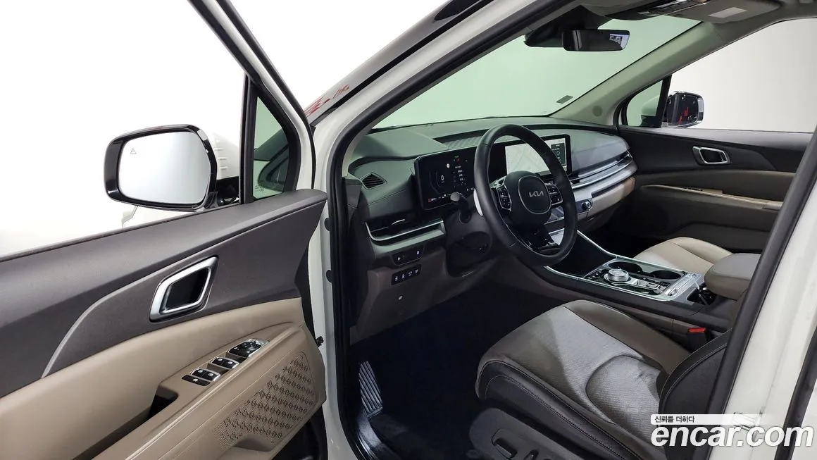 Kia Carnival — фото 4