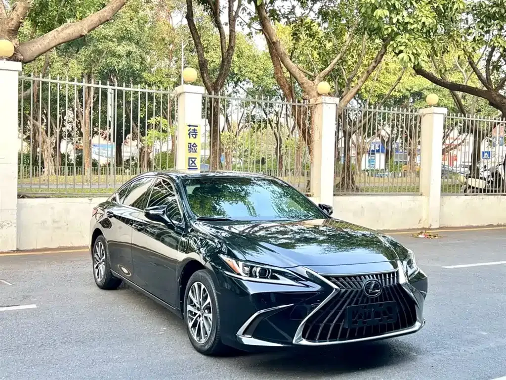Lexus ES — фото 4