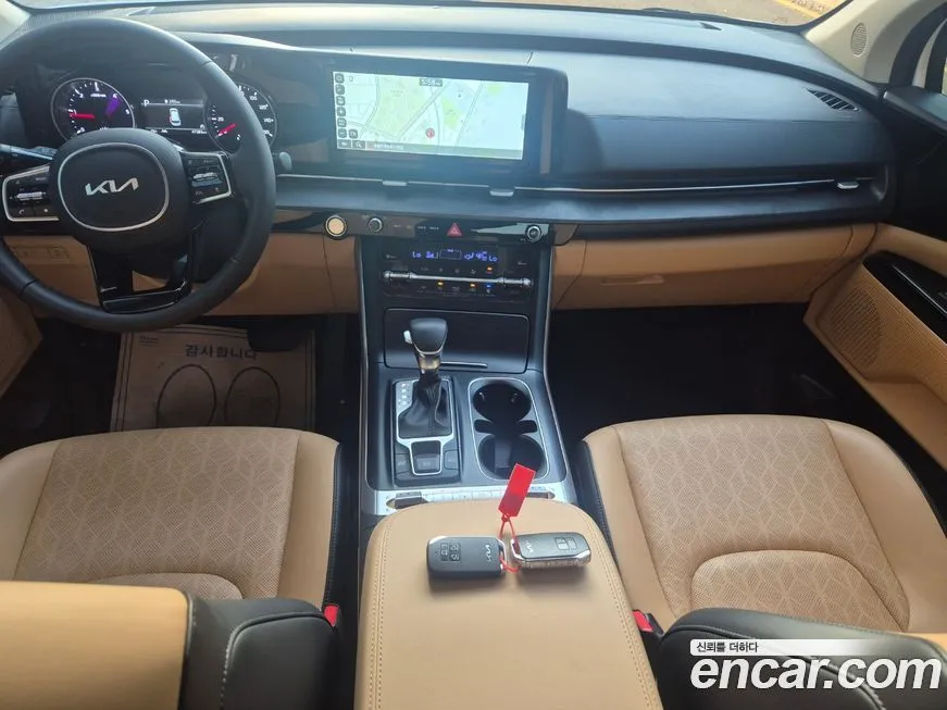 Kia Carnival — фото 10