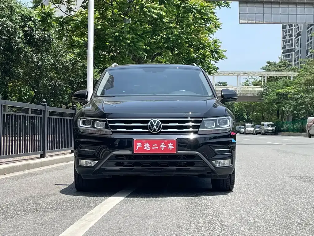 Volkswagen Tiguan L — фото 8