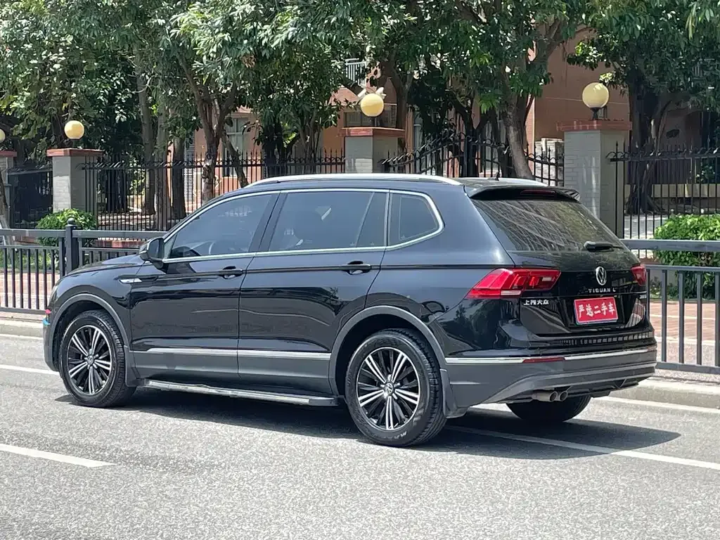 Volkswagen Tiguan L — фото 7