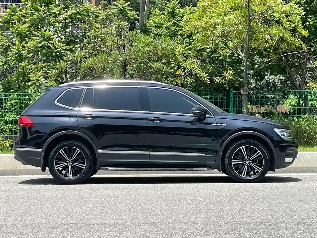 Volkswagen Tiguan L — фото 5