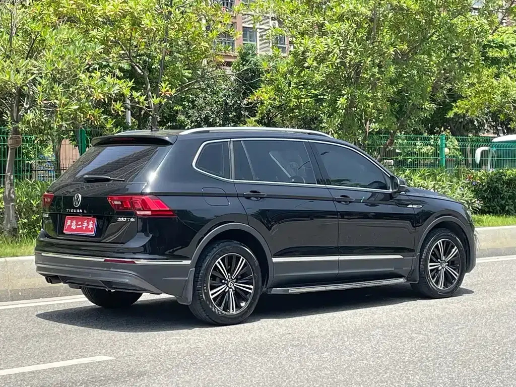 Volkswagen Tiguan L — фото 9