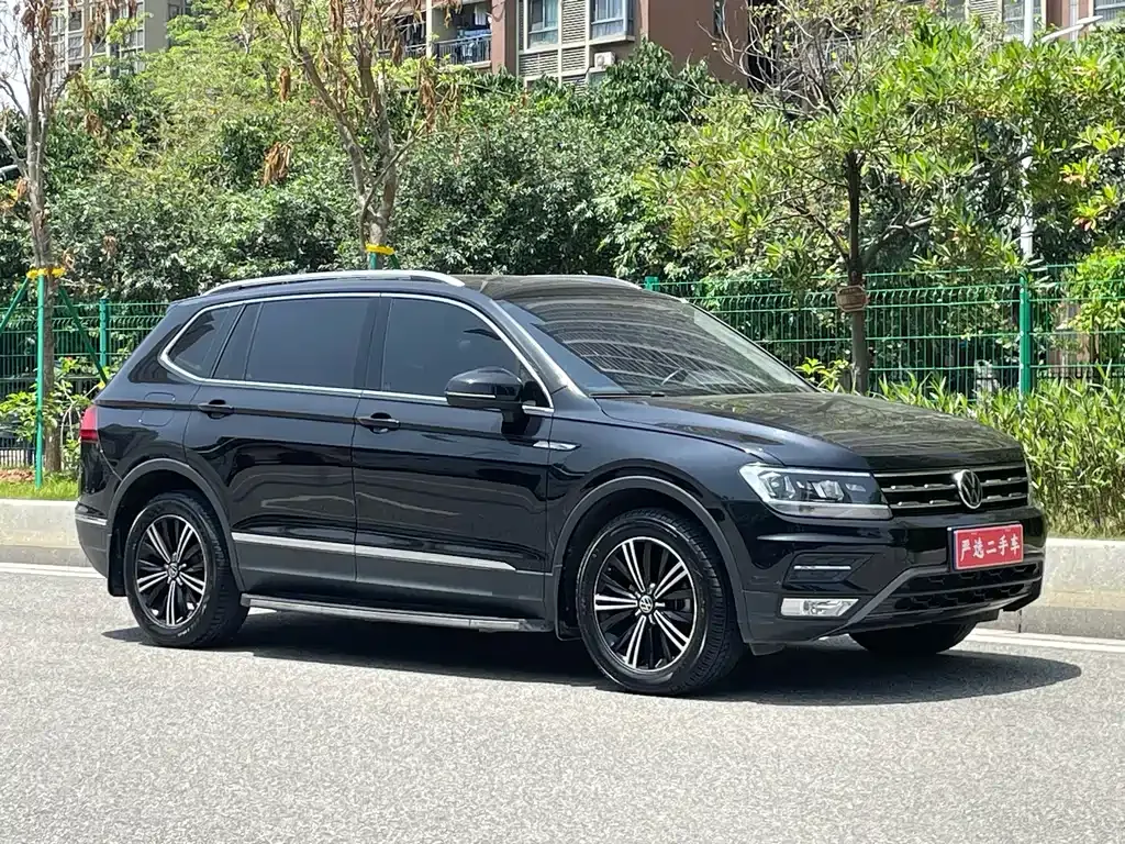 Volkswagen Tiguan L — фото 6