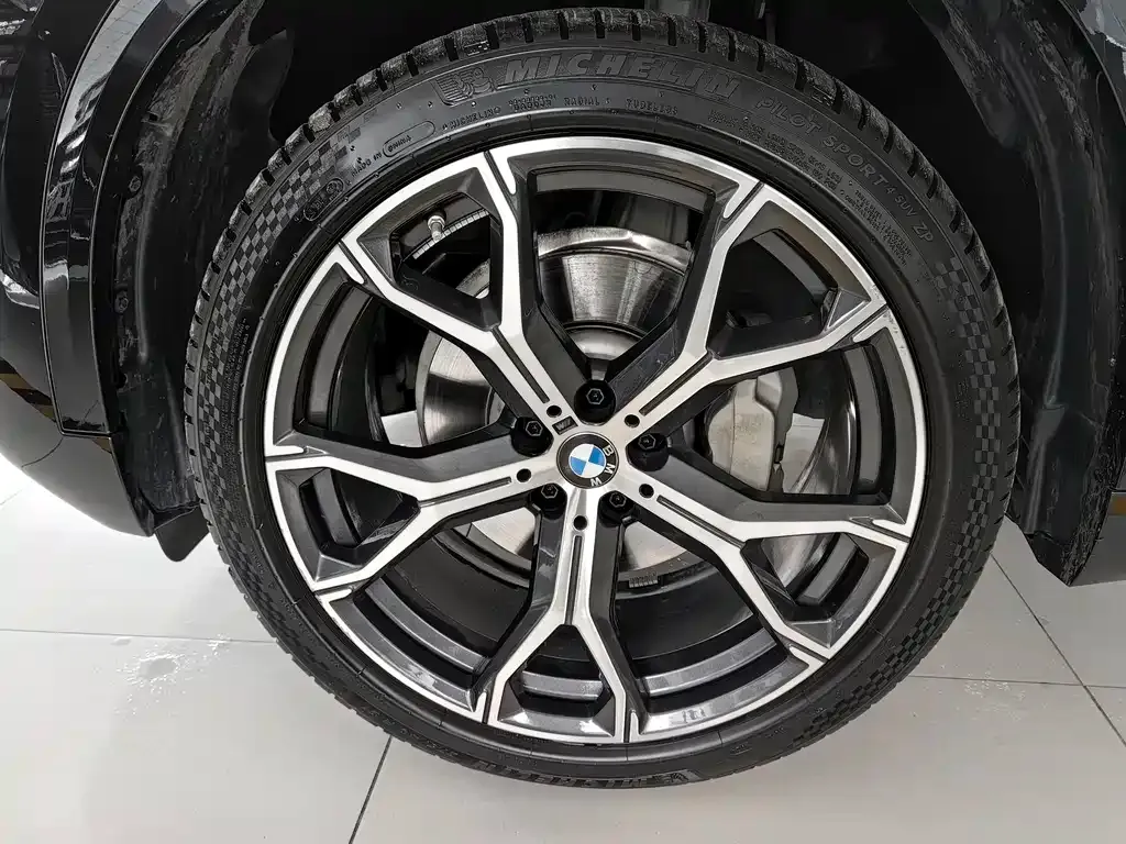 BMW X5 — фото 8