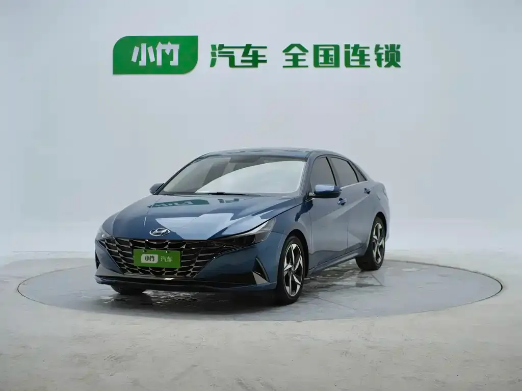 Hyundai Elantra — фото 1