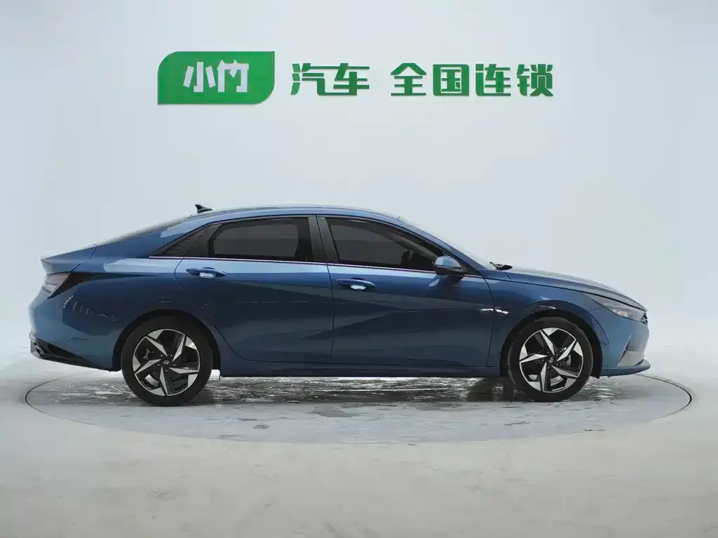 Hyundai Elantra — фото 3