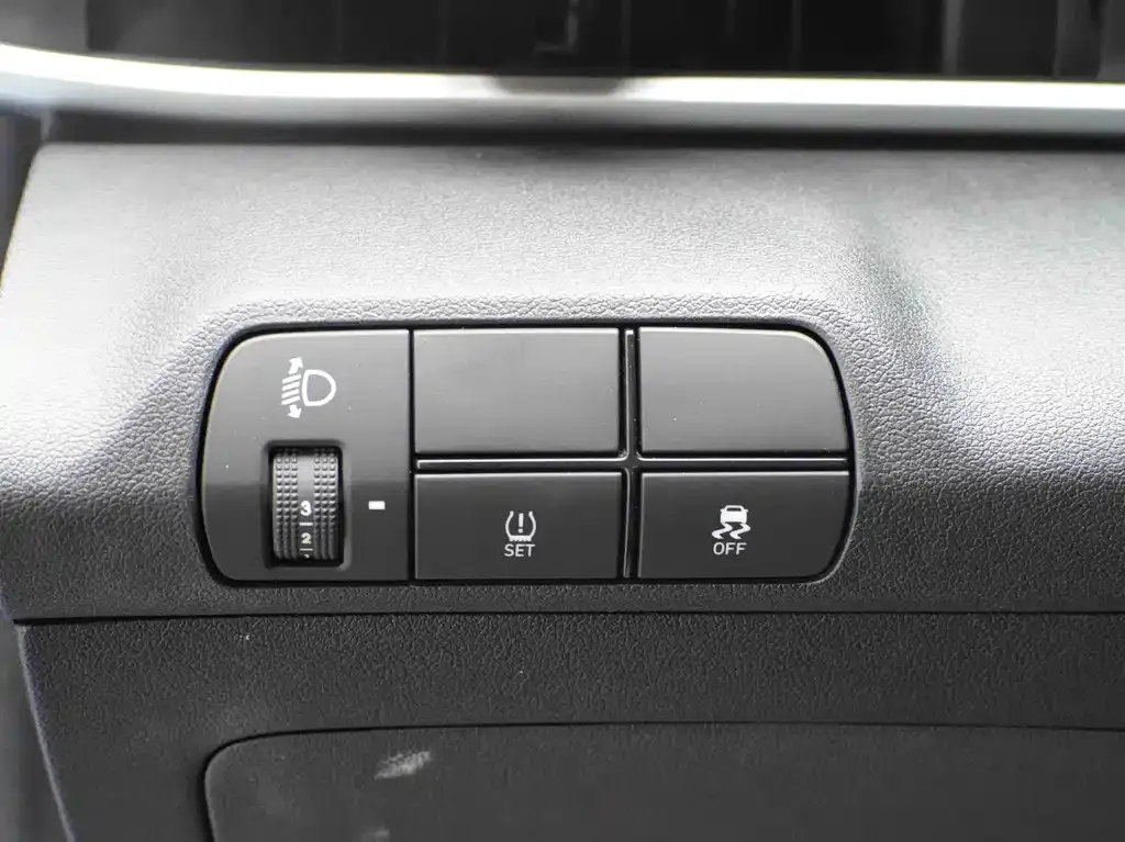 Hyundai Elantra — фото 8