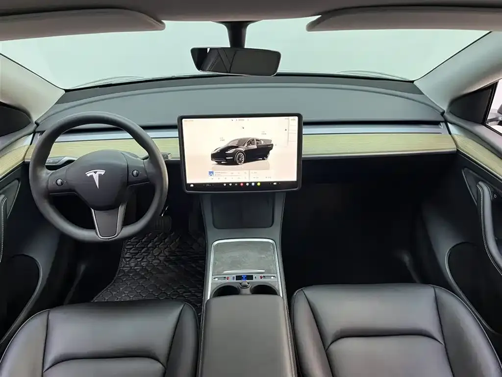 Tesla Model Y — фото 7