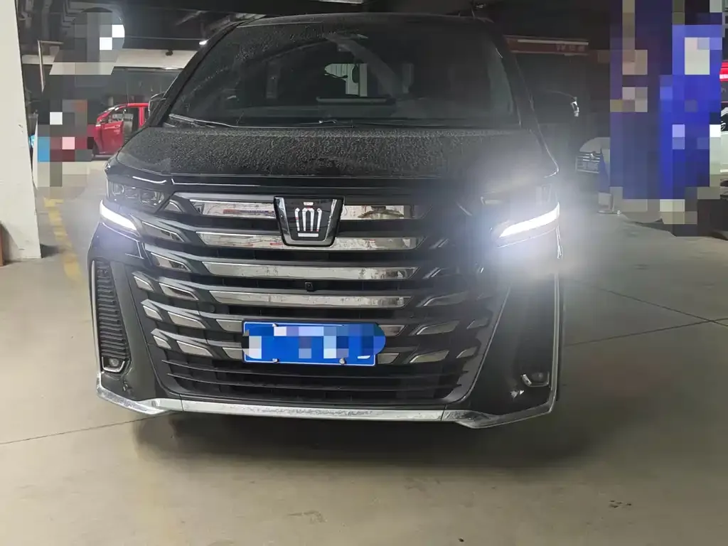 Toyota Vellfire — фото 4