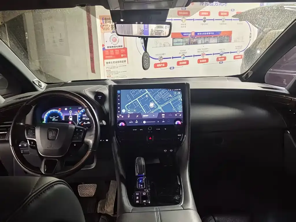 Toyota Vellfire — фото 2