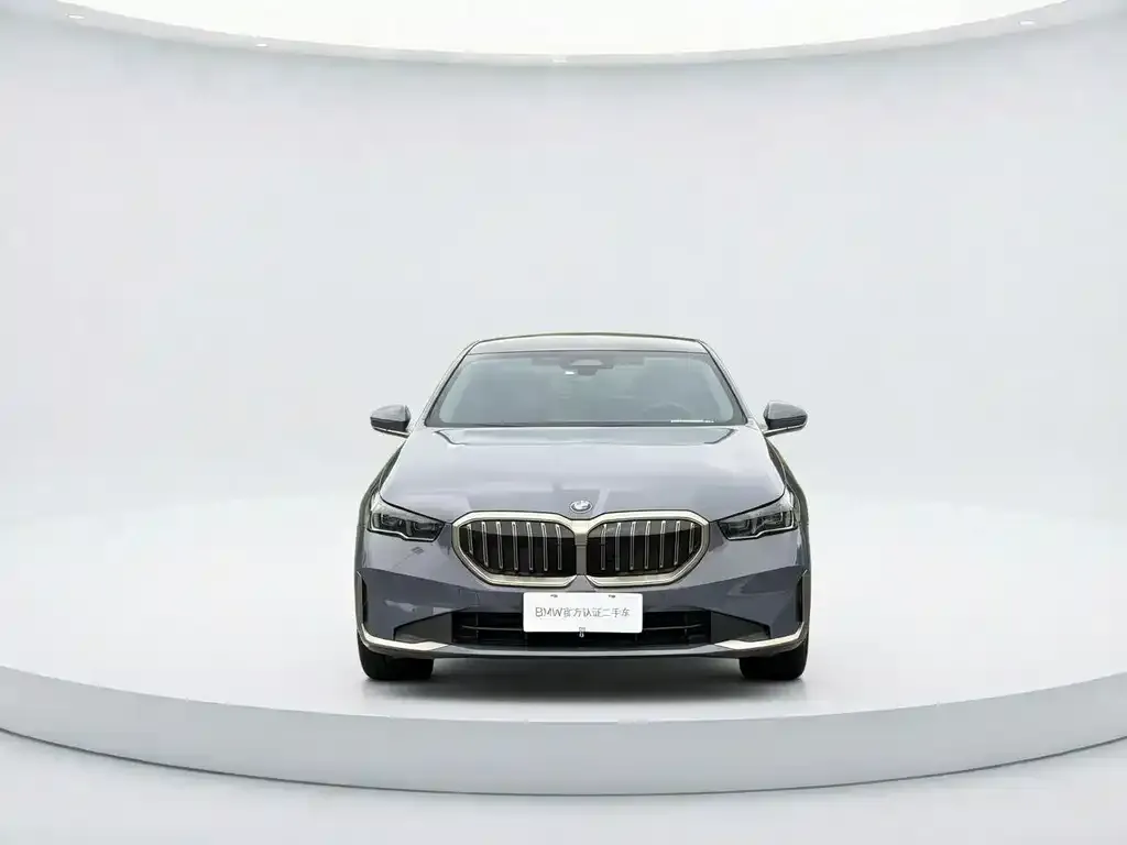 BMW 5 Series — фото 4